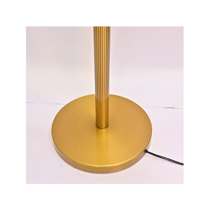 Obsidian Rise – Matte Gold Floor Lamp